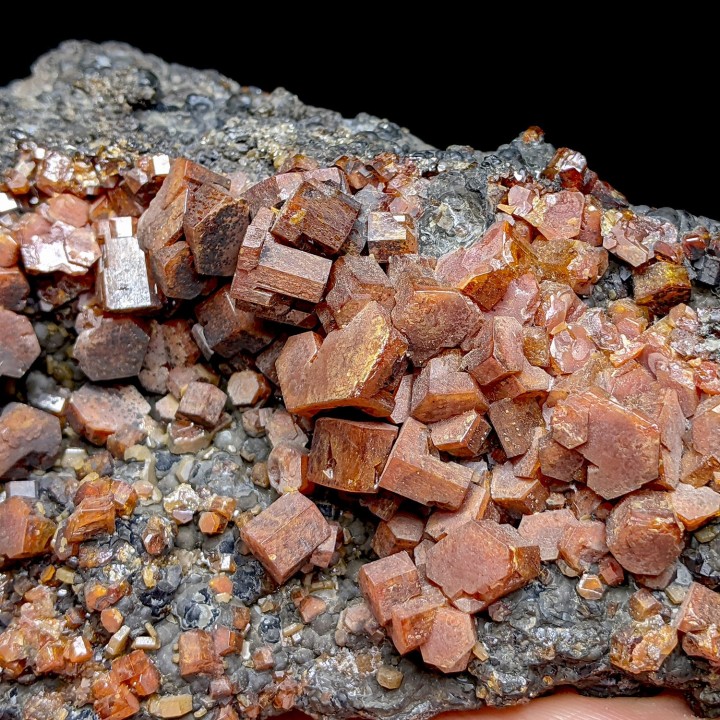Vanadinite, Taouz, Maroc, 638 grammes