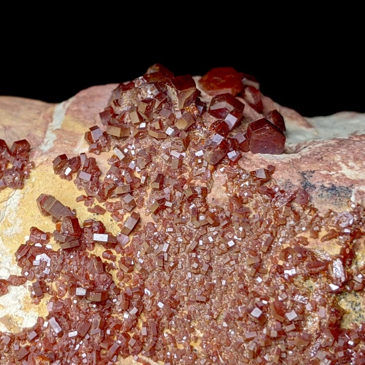 Vanadinite, Maroc, 412 g