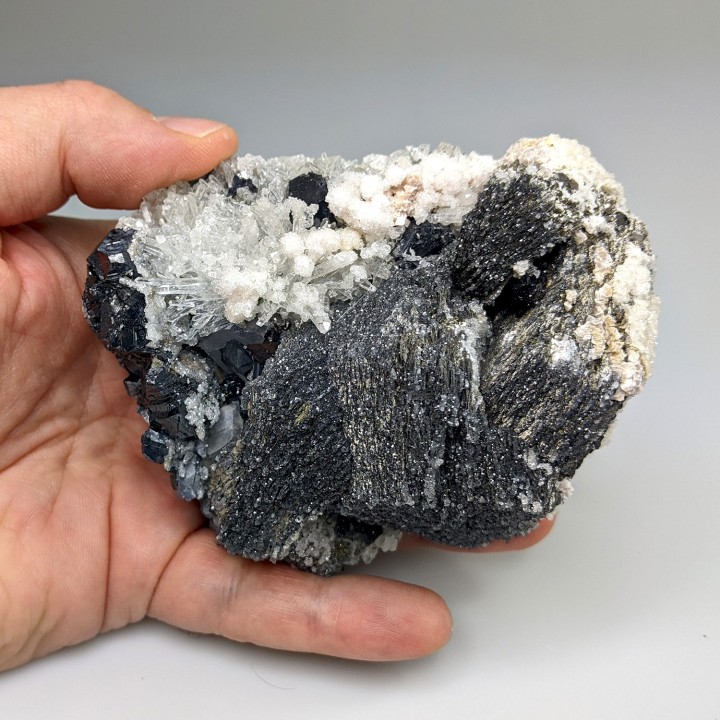Pyrrhotite, rhodocrosite, sphalérite, Trepca, Kosovo, 869 g