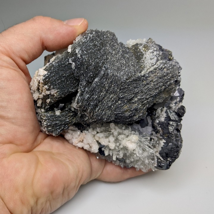 Pyrrhotite, rhodocrosite, sphalérite, Trepca, Kosovo, 869 g