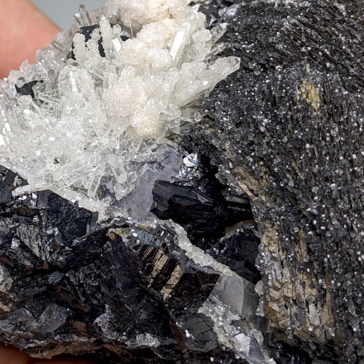 Pyrrhotite, rhodocrosite, sphalérite, Trepca, Kosovo, 869 g