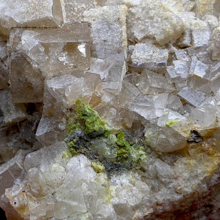 Fluorite, Argentolle, France, 992 g