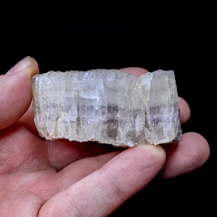 Fluorite, Maine-Reclesne, France, 145 g