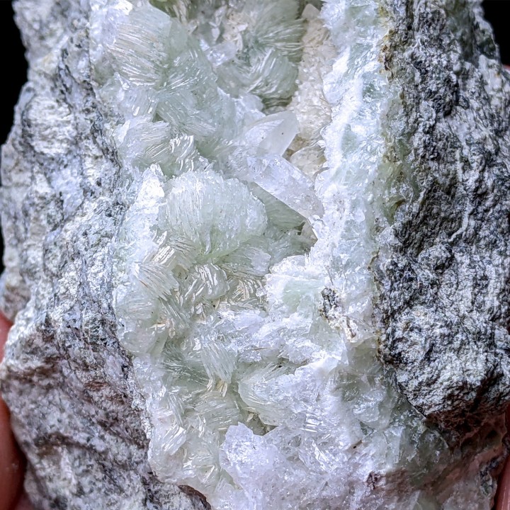 Prehnite, quartz, Mumbai, India, 188 g
