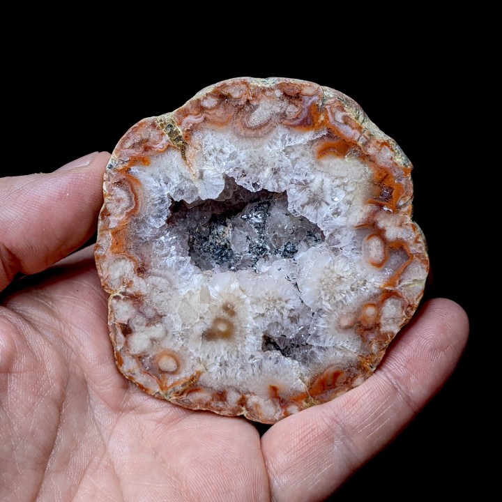 Agate geode, Morocco, 215 g
