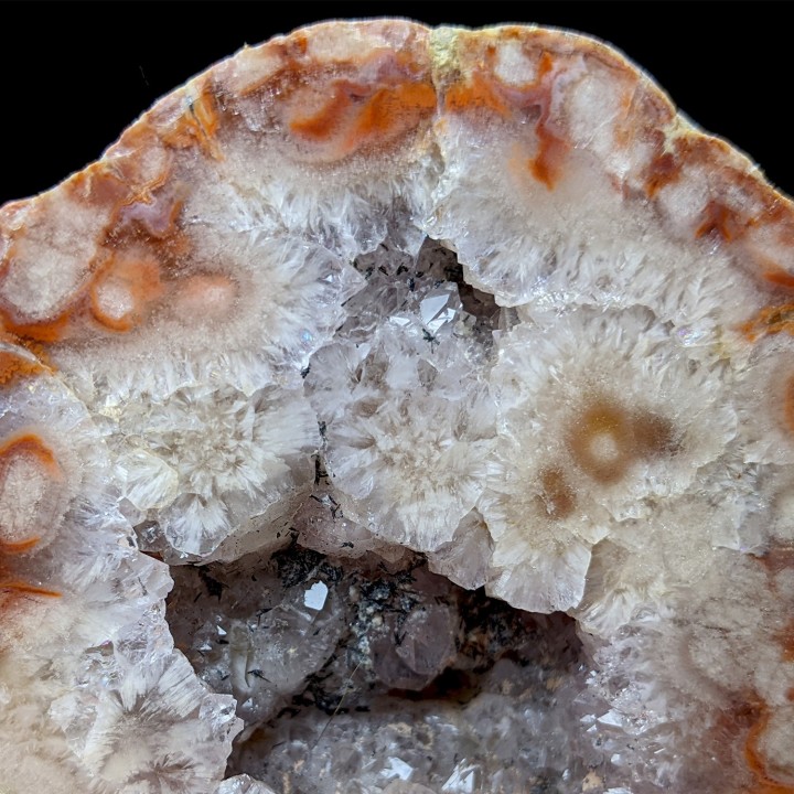 Géode d'agate, Maroc, 215 g