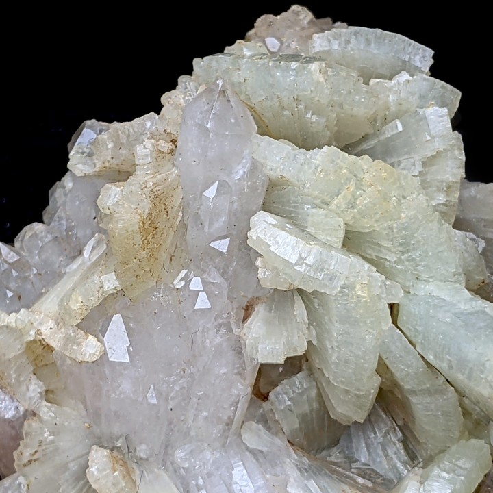 Prehnite, quartz, Djebel Melh, Morocco, 5 cm