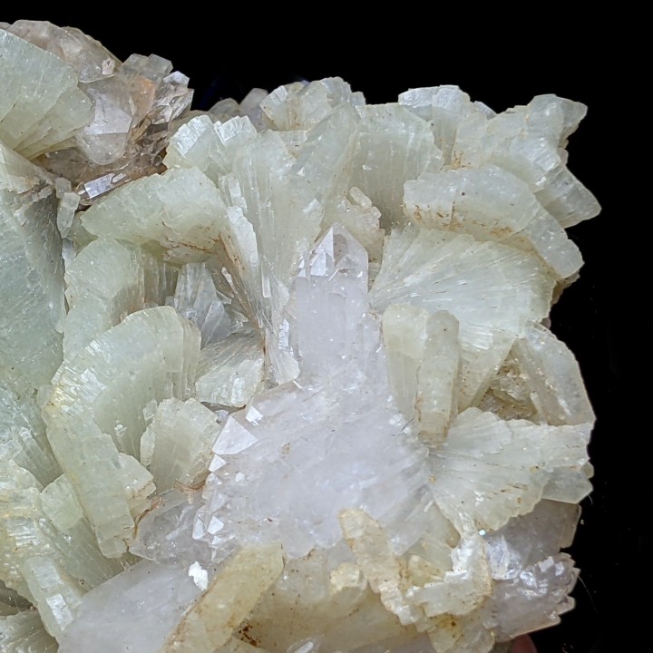 Prehnite, quartz, Djebel Melh, Morocco, 5 cm
