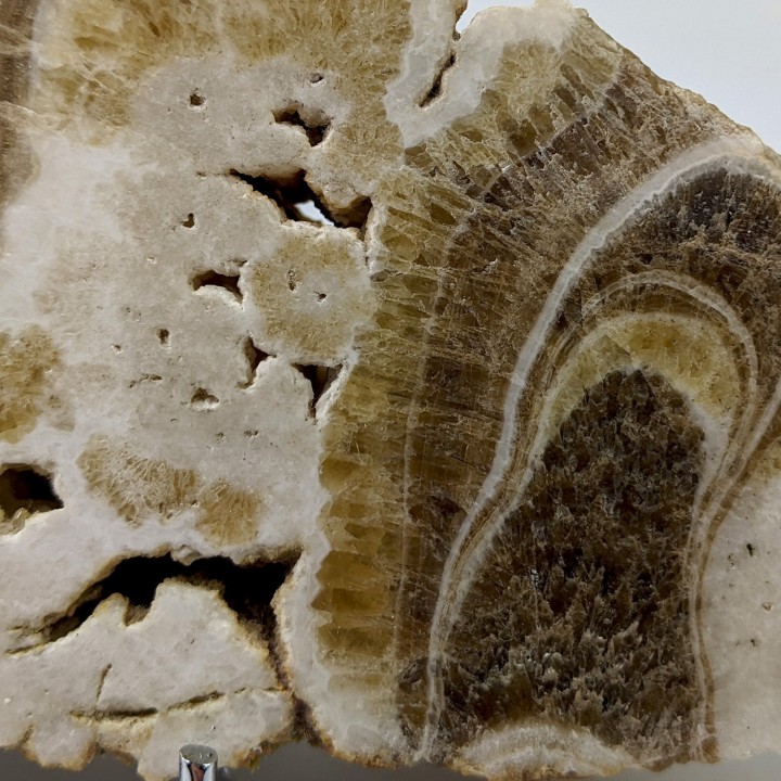 Tranche d'aragonite, St Aubin, France, 357 grammes