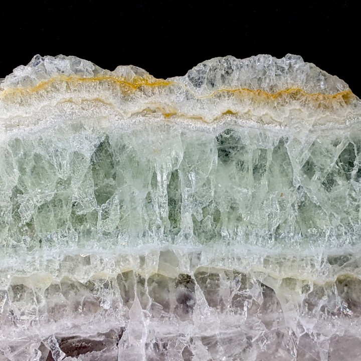 Tranche de Fluorite, Maine Reclesne, France,  375 grammes