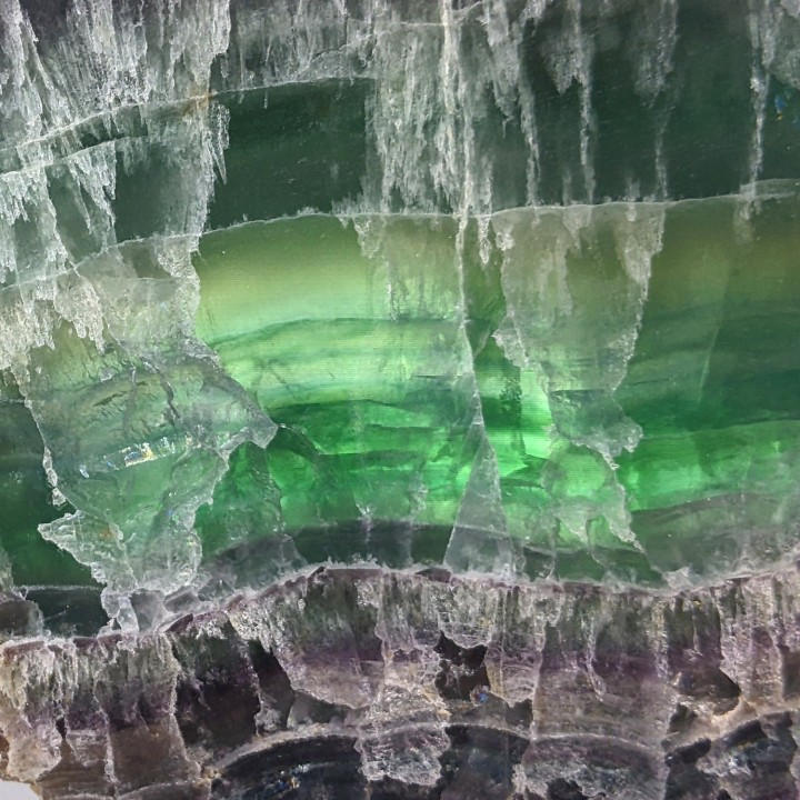 Tranche de Fluorite, Voltennes, France,  366 grammes