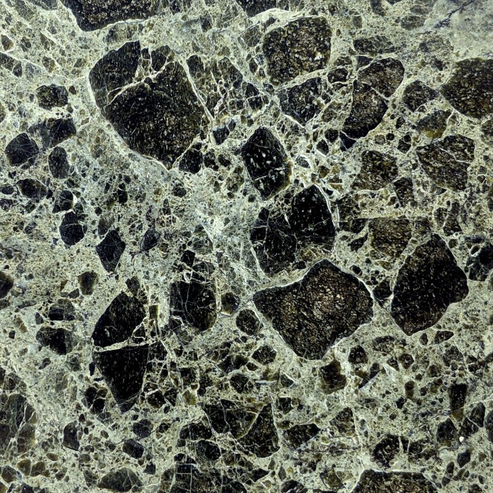 Tranche de serpentine, France, 762 grammes
