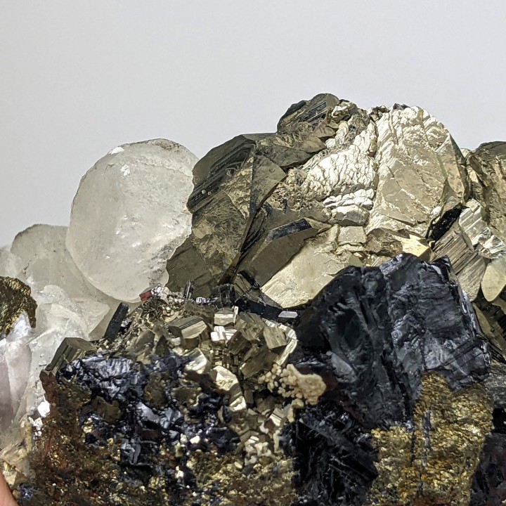 Sphalerite, pyrite, Trepca, Kosovo, 318 grams