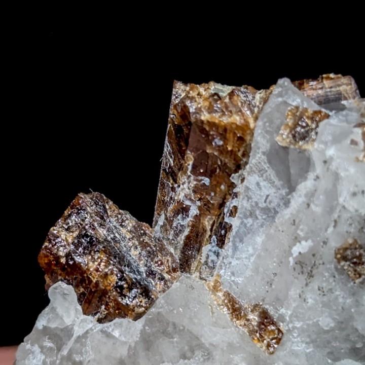 Vésuvianite, Mine Azegour, Maroc, 27 grammes