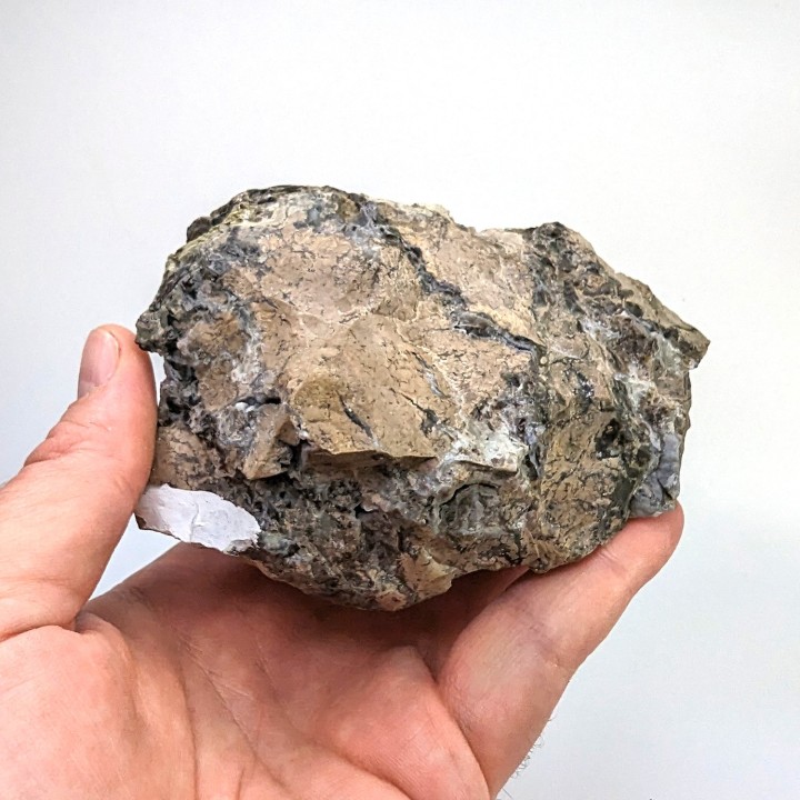 Opale résinite, Roche Blanche, France, 389 grammes