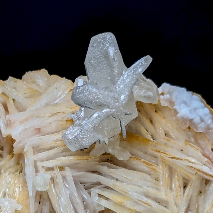 Cérusite maclée, baryte, Mibladen, Maroc, 8 cm