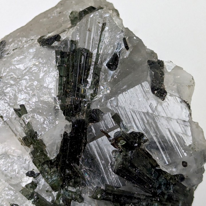 Quartz, tourmaline verte, Brésil, 393 grammes