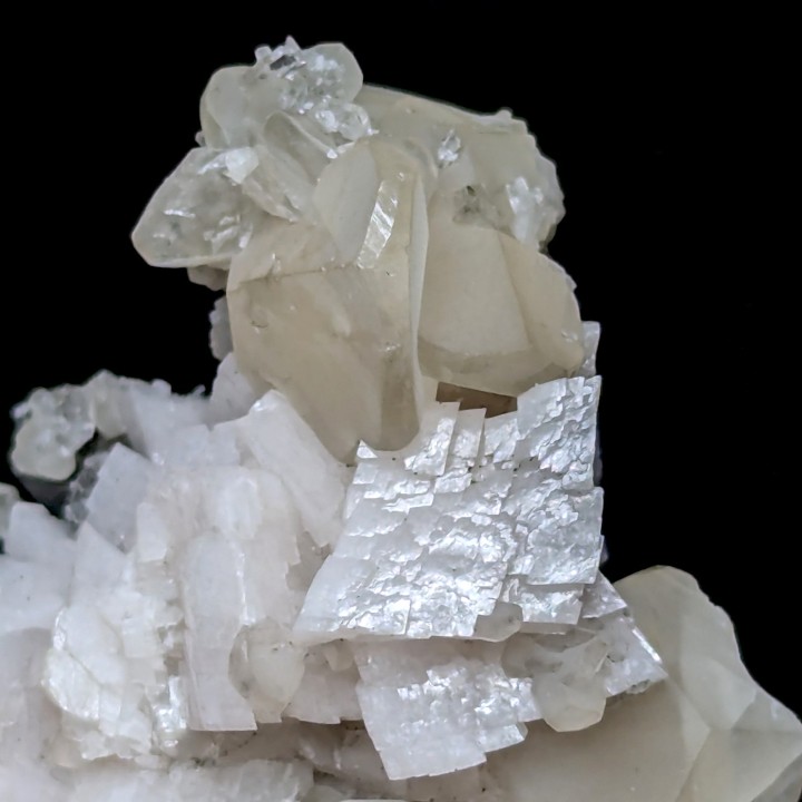 Calcite, dolomite, quartz, Ste Clotilde, Canada, 6.4 cm