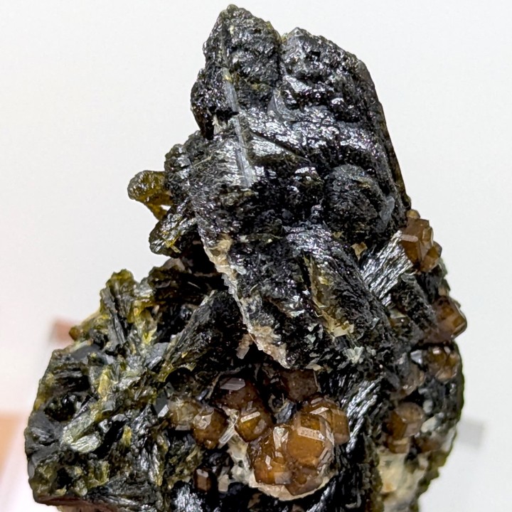 Epidote, grenat, Kayes, Mali, 87 grammes