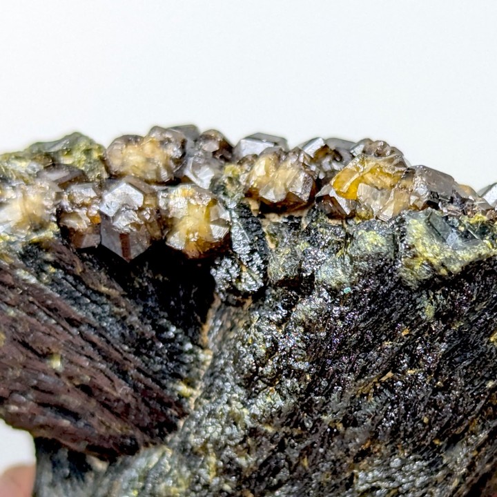 Epidote, grenat, Kayes, Mali, 134 grammes