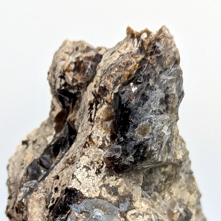 Opale résinite, Roche Blanche, France, 188 grammes