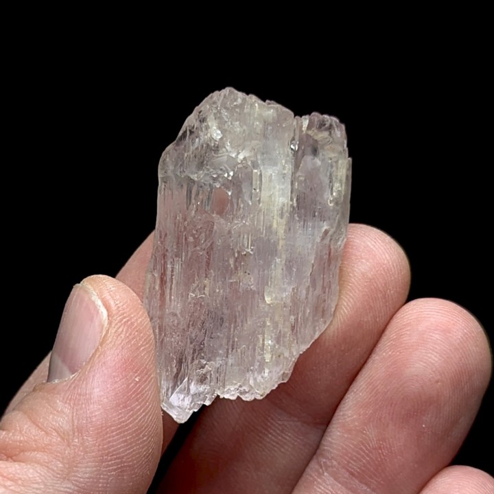 Spodumene var kunzite Minas Gerais, Brazil, 4.3 cm