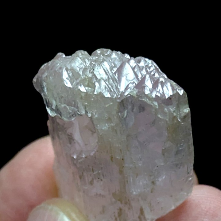 Spodumène var kunzite Minas Gerais, Brésil, 4,3 cm