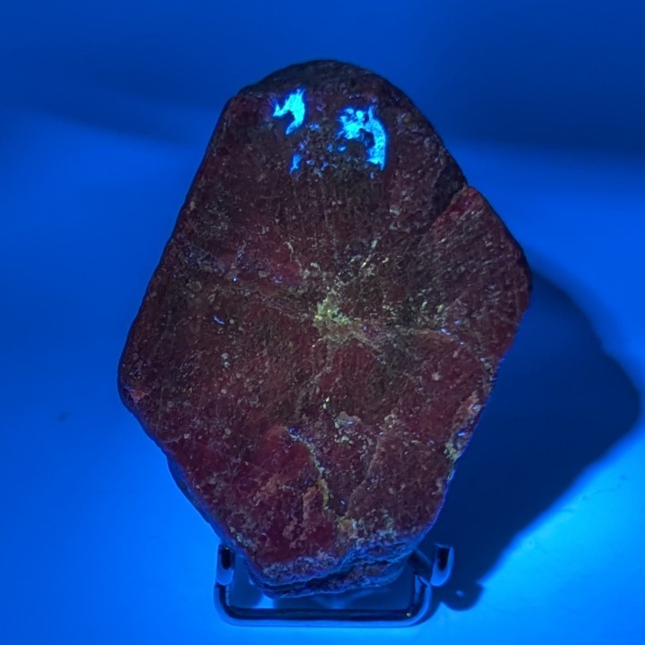 Corindon var rubis, Ampanihy, Madagascar, 284 grammes