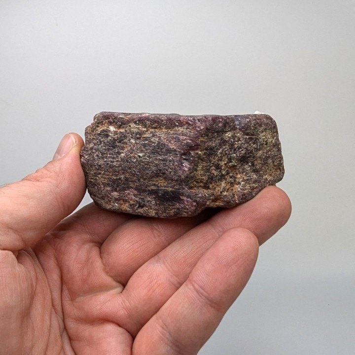 Corundum var ruby, Ampanihy, Madagascar, 284 grams