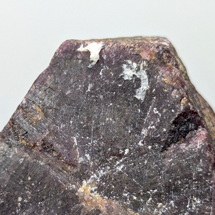 Corundum var ruby, Ampanihy, Madagascar, 284 grams