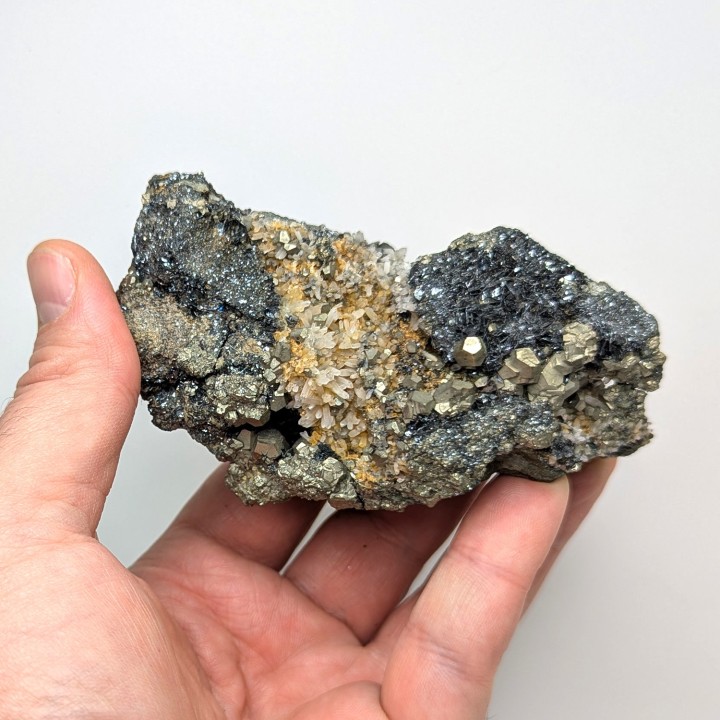 Pyrite, Quartz, Hématite, Ile d'Elbe, 309 grammes