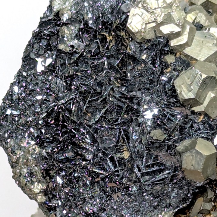 Pyrite, Quartz, Hématite, Ile d'Elbe, 309 grammes