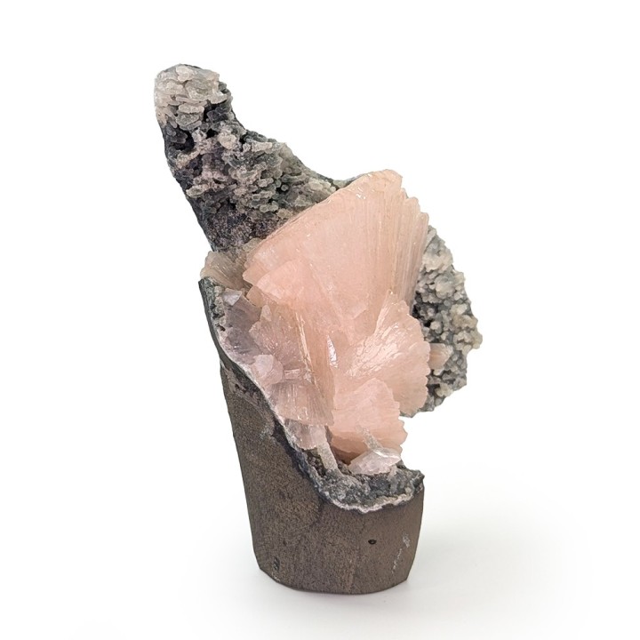 Stilbite, Pune, India, 683 grams