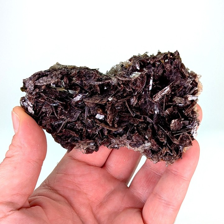 Axinite, quartz, épidote, Mine de Sayán, Pérou, 143 grammes
