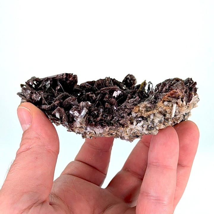 Axinite, quartz, épidote, Mine de Sayán, Pérou, 143 grammes