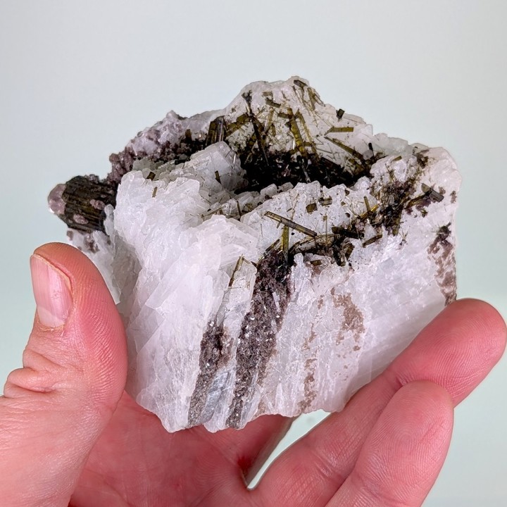 Tourmaline, cleavelandite, Mine Pedernéira, Brazil, 215 grams