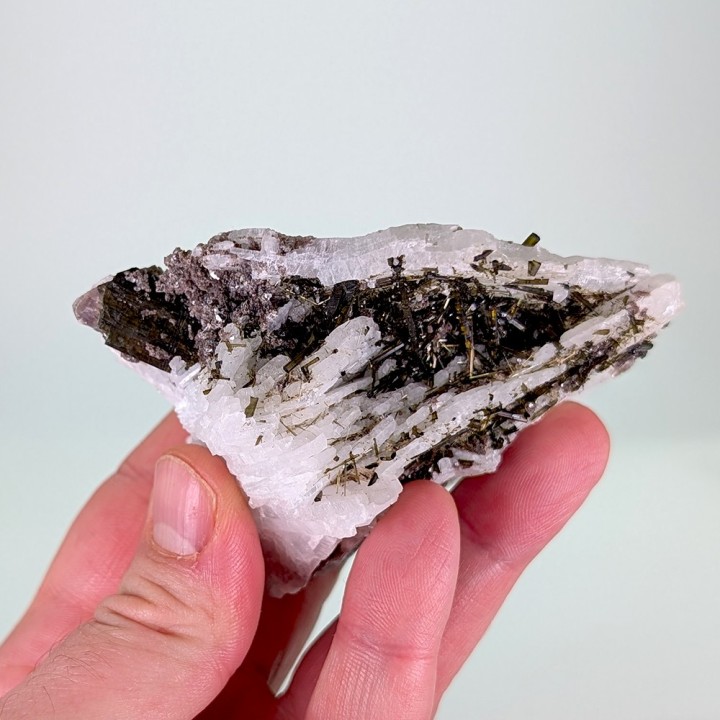 Tourmaline, cleavelandite, Mine Pedernéira, Brésil, 215 grammes
