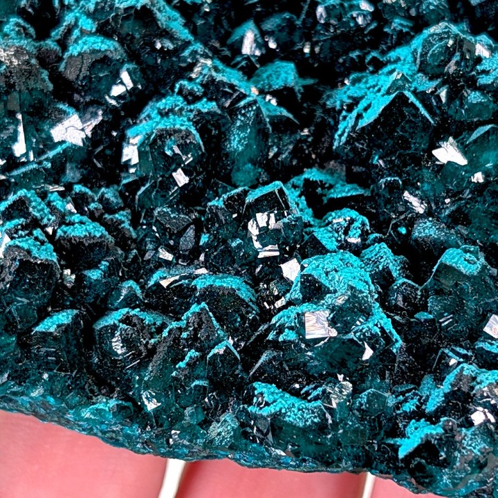 Dioptase, Mine Kapata, République du Congo, 208 grammes