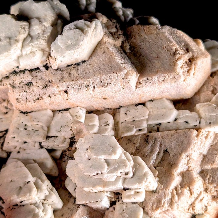 Orthose, albite, monts Organ, États-Unis, 315 grammes