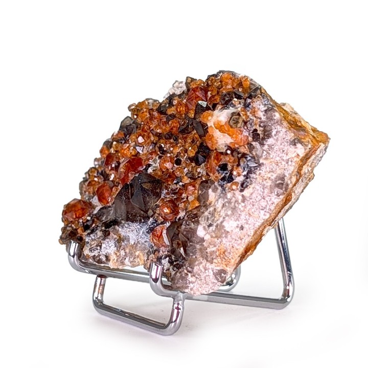 Garnet, quartz, Tongbei, China, 97 grams