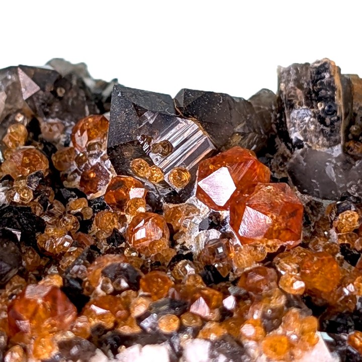 Garnet, quartz, Tongbei, China, 97 grams