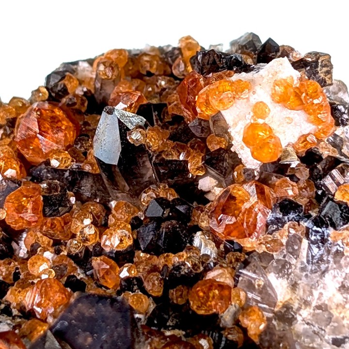 Garnet, quartz, Tongbei, China, 97 grams