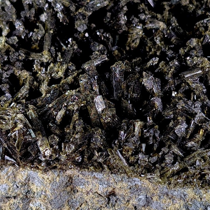 Epidote, Casterner de les Olles, Spain, 374 grams