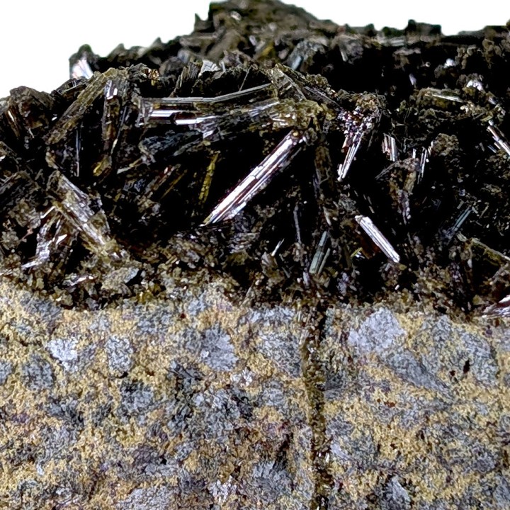 Epidote, Casterner de les Olles, Espagne, 374 grammes