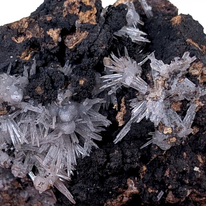 Aragonite, calcite, Gergovie, France, 80 grammes