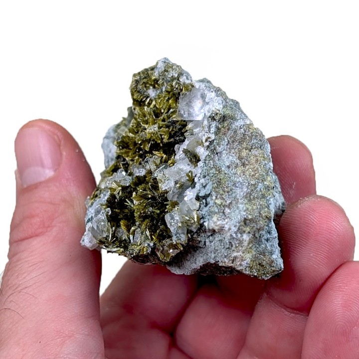 Epidote, Le Cornillon, France, 131 grammes