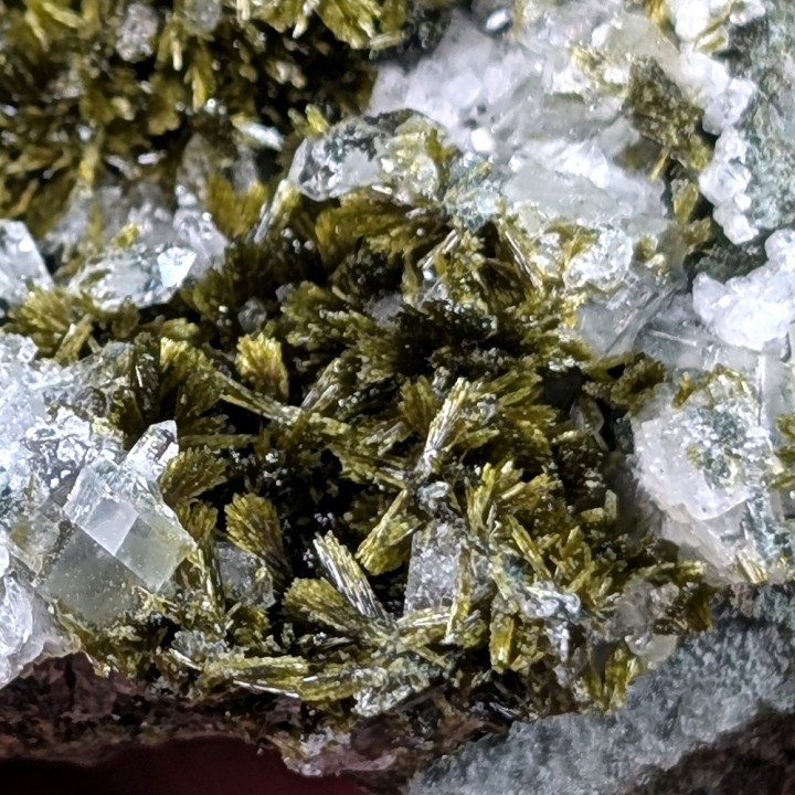Epidote, Le Cornillon, France, 131 grams