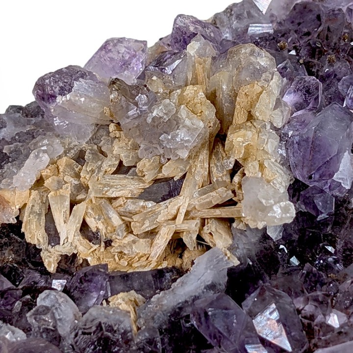 Améthyste, baryte, Minas Gerais, Brésil, 210 grammes