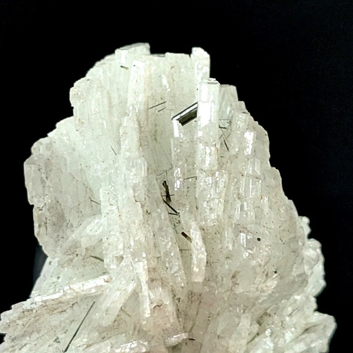 Albite, tourmaline, Mine Pederneira, Brésil, 85 grammes