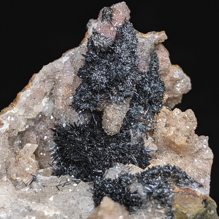 Quartz, manganite, Imini, Morocco, 207 g